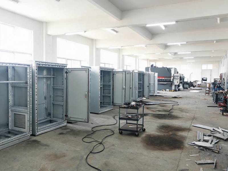 镇江储能柜外壳定制：钣金加工密封焊接制造厂家